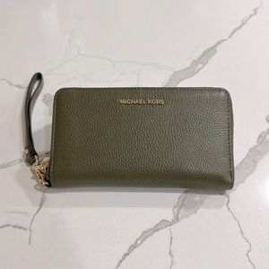 Michael Kors wristlet